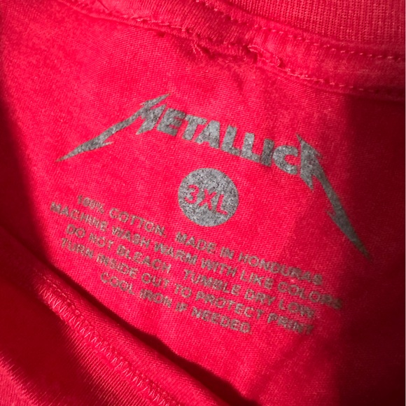 NWOT- METALLICA And Justice For All Red Graphic Band  T-Shirt Unisex - Picture 4 of 7